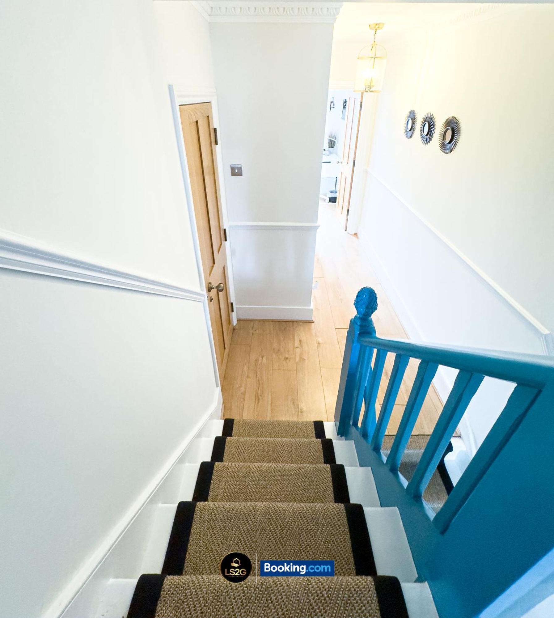 Stunning House By Ls2G Short Lets & Serviced Accommodation Greater London With Free Wifi Exterior foto