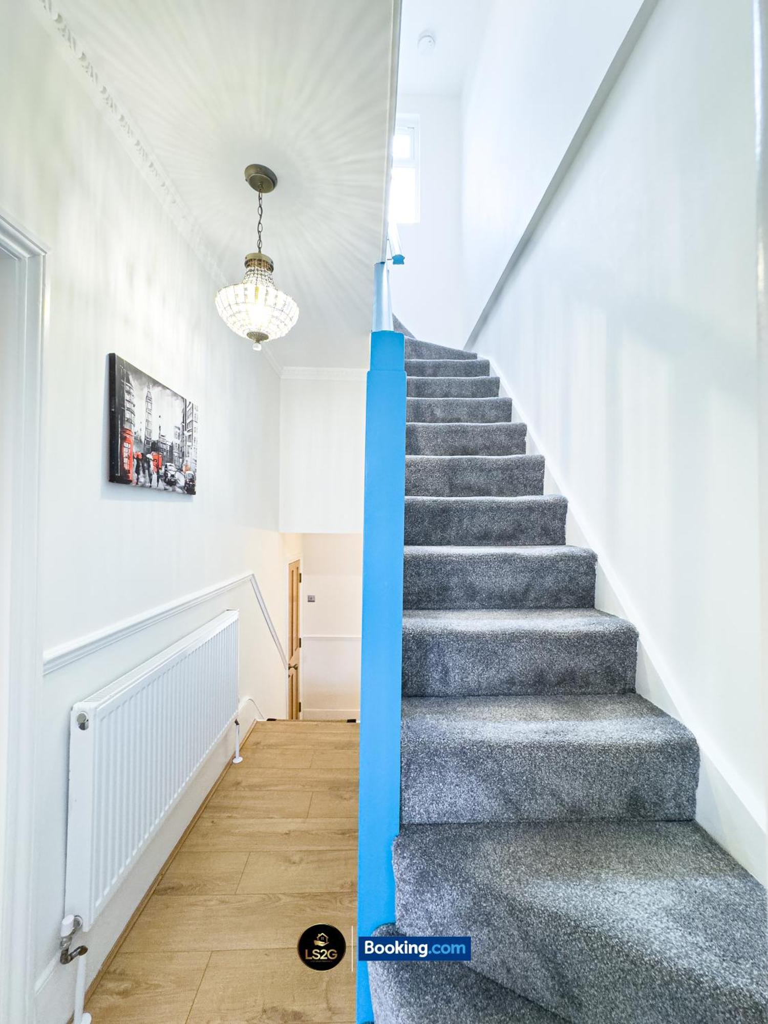 Stunning House By Ls2G Short Lets & Serviced Accommodation Greater London With Free Wifi Exterior foto